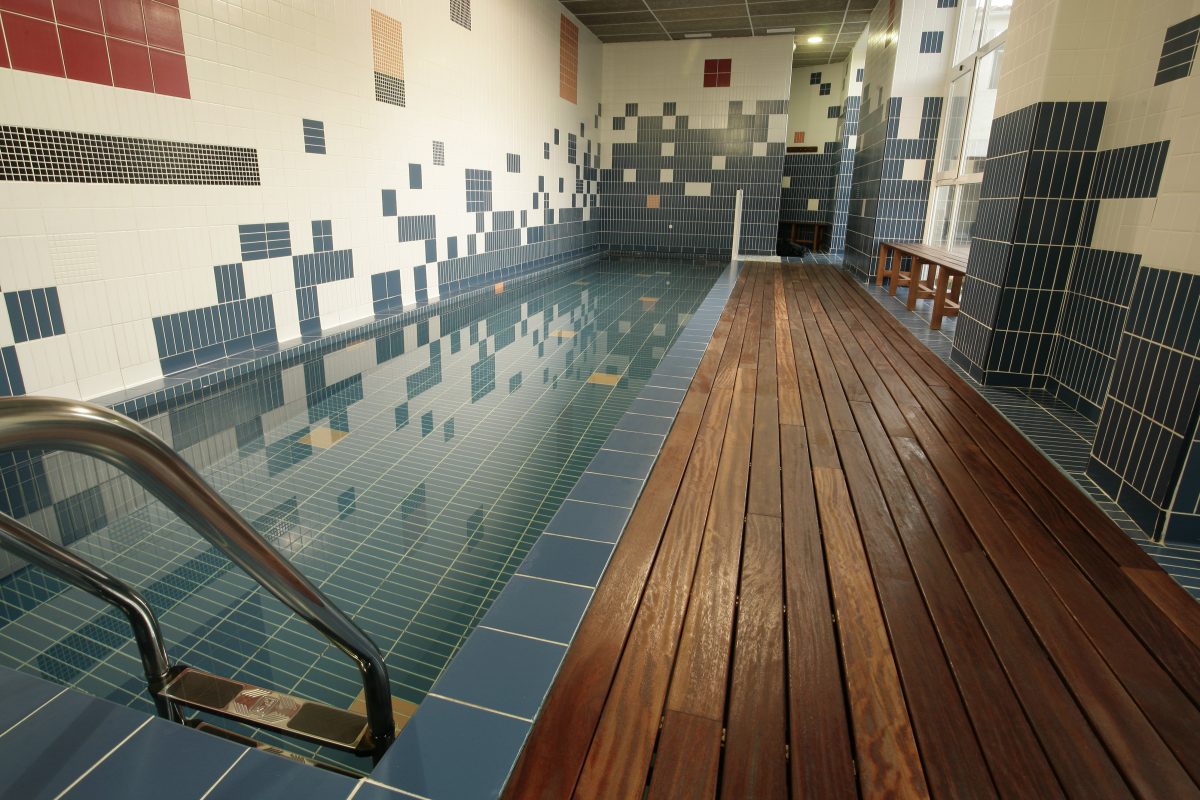 SALA DE BAÑOS CUBIERTA